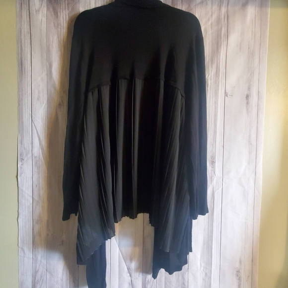 Relativity  open cardigan.  NWT. Black pleated sheet sz 2x. - Picture 6 of 10
